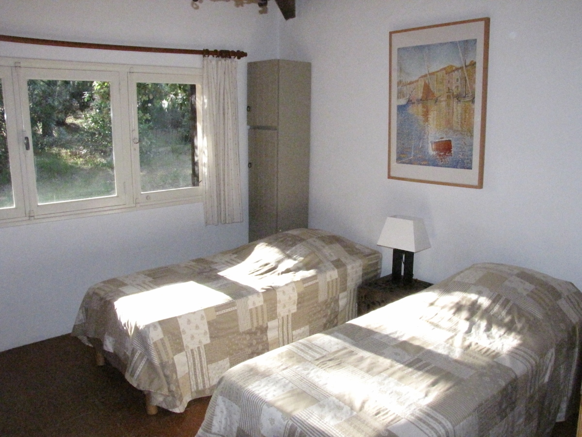 Spavaća soba 3 (3 kreveta za jednu osobu)