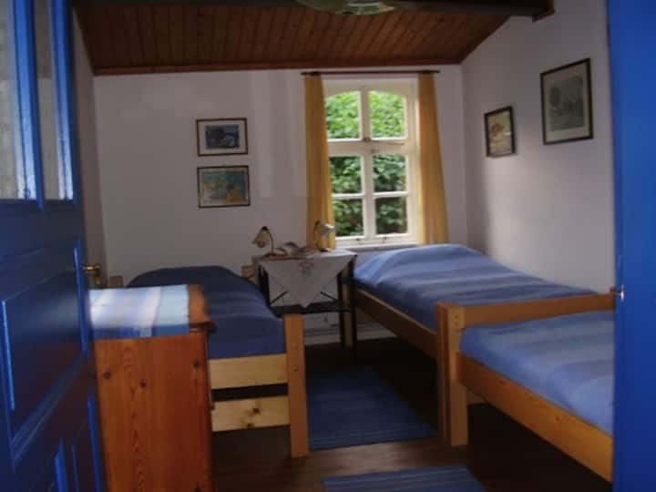 Schlafzimmer II (drei Betten)