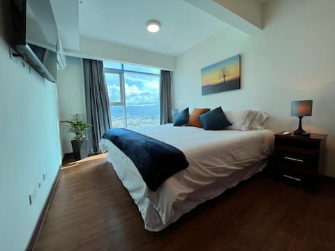 Relaxing apartment 21st floor WiFi, A/C, Pool.