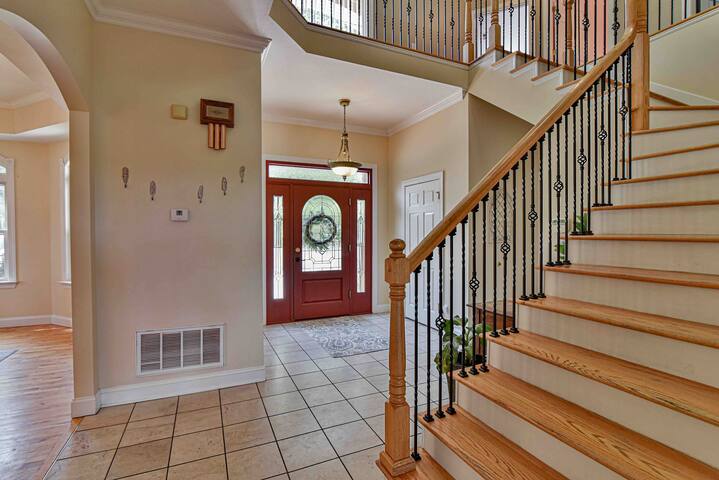 Huge Asheville house Views Hot Tub & Sauna gallery image 5