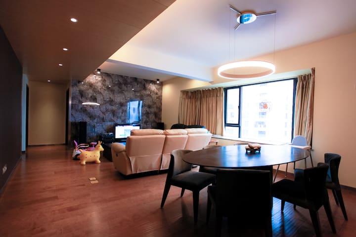 No.2 Subway Line Baiyun Road Station, Tongde Kunming Square Commercial Covered, Upscale Residential Area, Safe and Comfortable, Suitable for Family