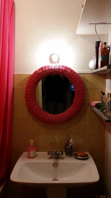 Salle de bain, avec baignoire