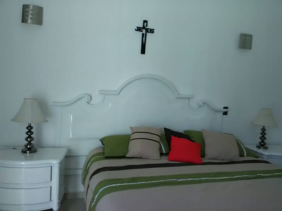 Cómodas recamaras con baño vestidor y A/A
