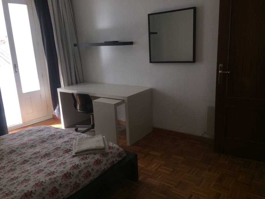 Dormitorio 1 Escritorio