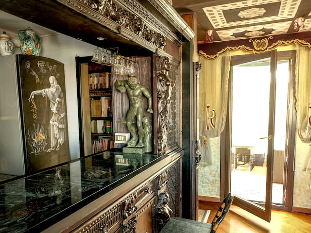 Renaissance & Baroque Apartment with Duomo Views! gallery image 3