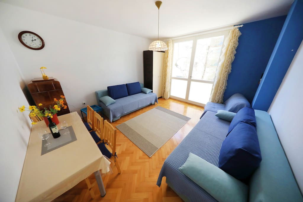 Living room / 2 bedroom