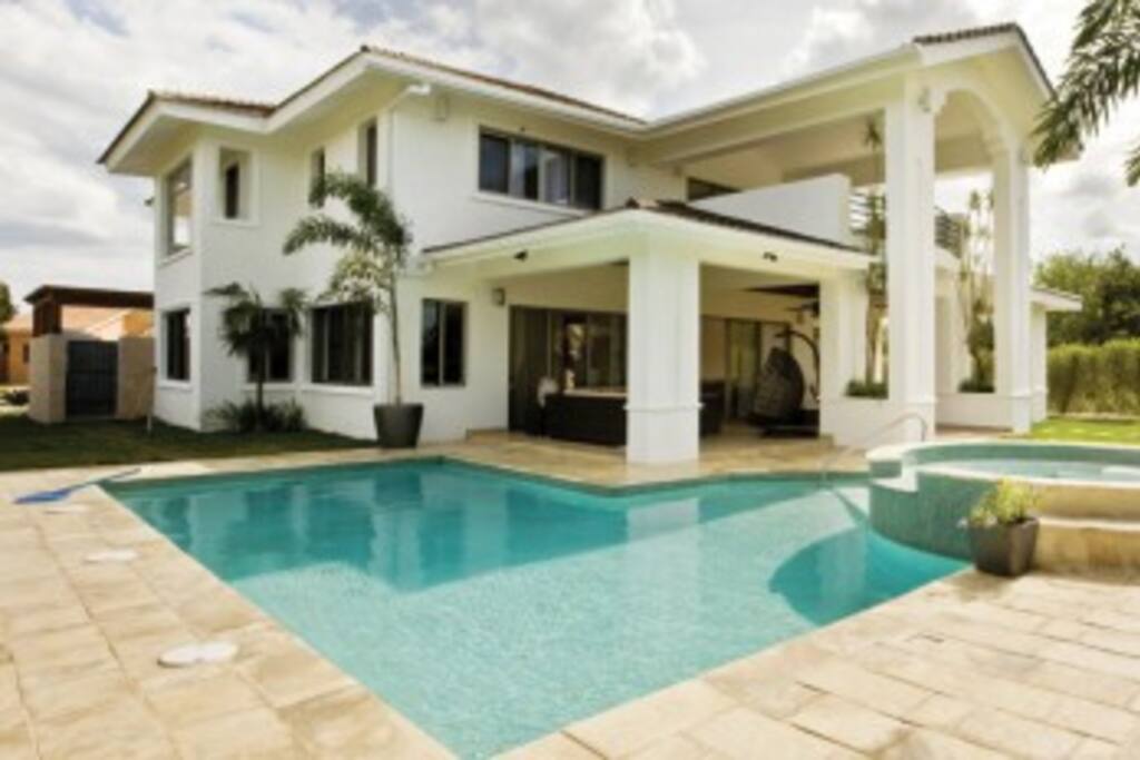 Pool and Jacuzzi