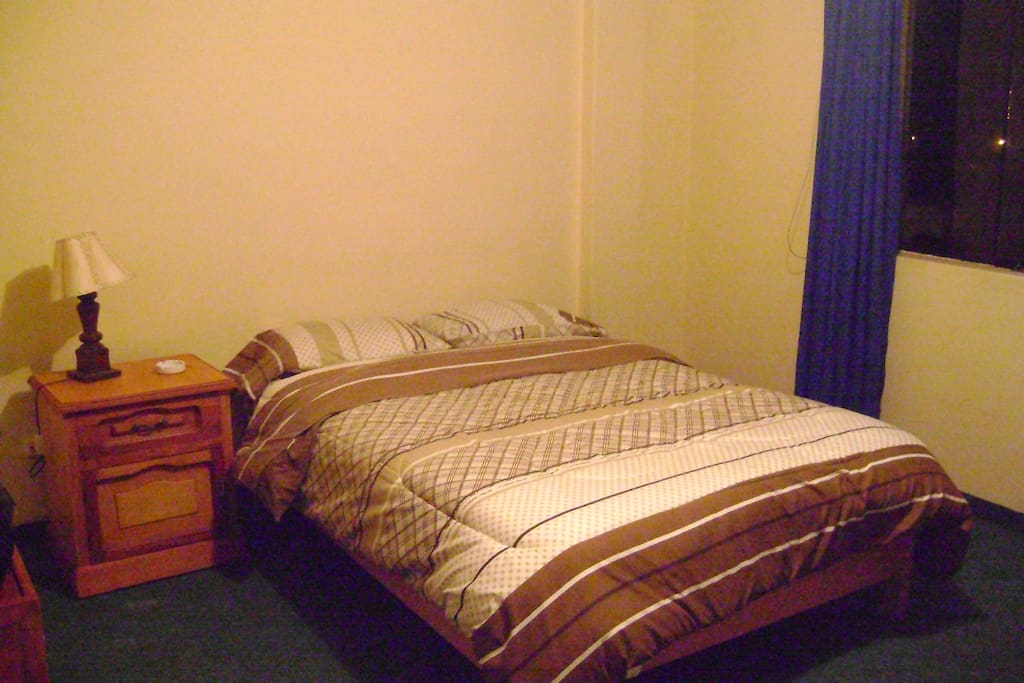 Dormitorio completo -habitacion matrimonial o habitacion tambien simple de dos camas o para 4 0 6 personas