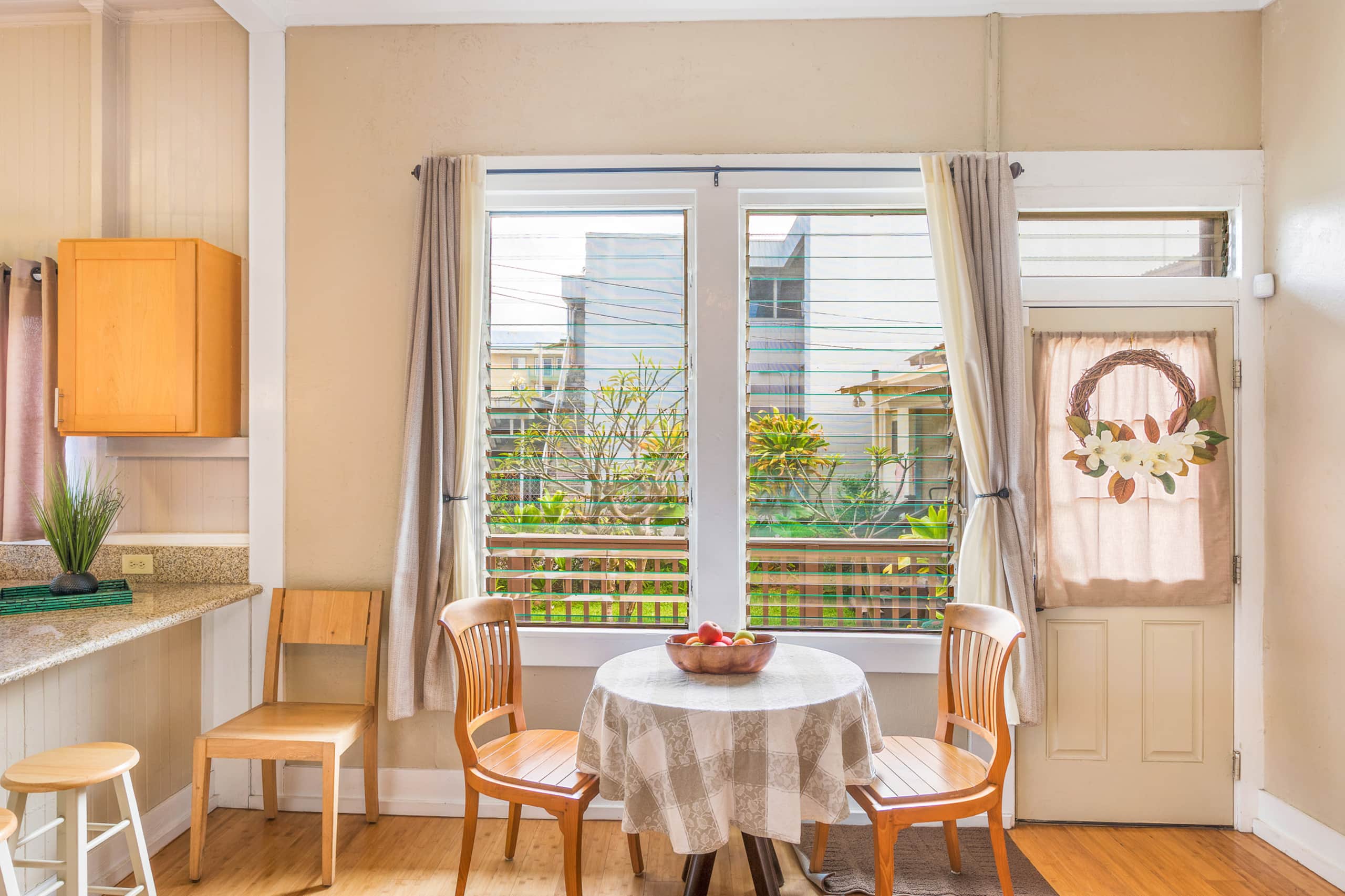 Renovated Plantation Home; Walk into Wailuku Town! - Image 14