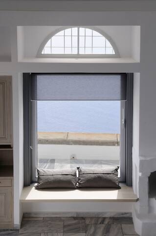 Luxury Villa with Breathtaking View gallery image 3