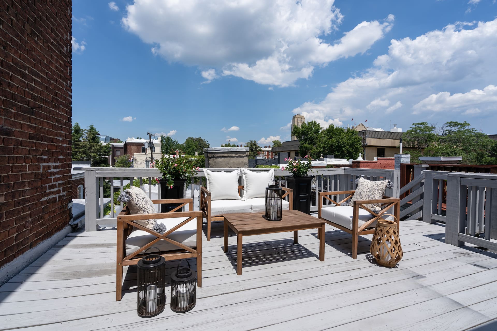 Chic Downtown Apt with Rooftop Deck & Parking