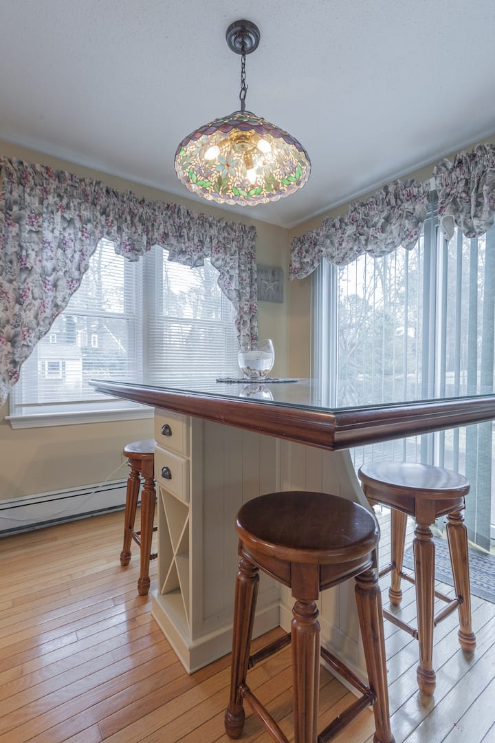 Absolutely Adorable 4 Bedroom Ranch Houses for Rent in Falmouth