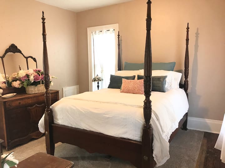 Dormitorio 5 - segundo piso 
Los cuartos de limpieza originales