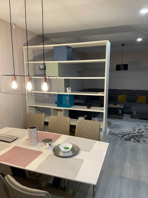 Apartament de lux ultra-dotat in complex modern