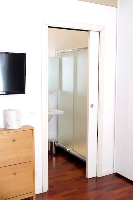 Private ensuite bathroom