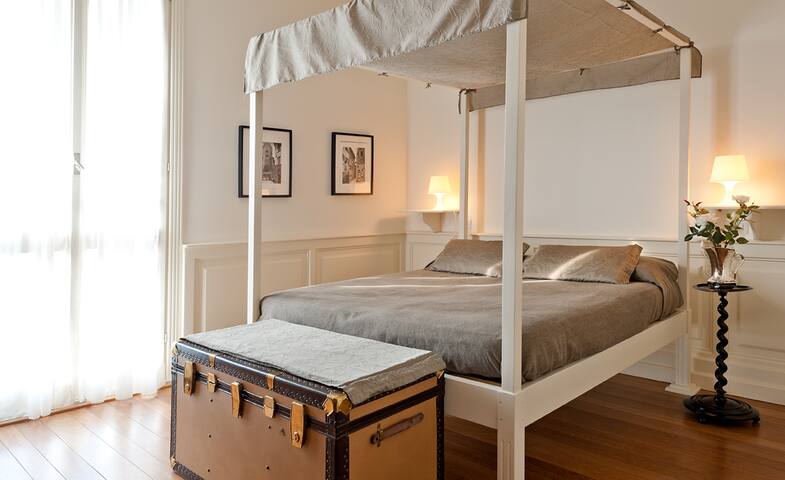 Lussuoso attico con vista gallery image 2