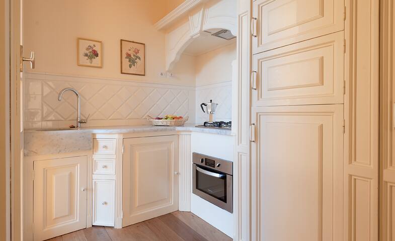 Lussuoso attico con vista gallery image 3