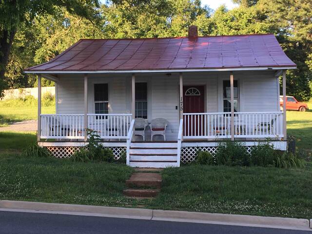 Airbnb Orange Vacation Rentals Places To Stay Virginia