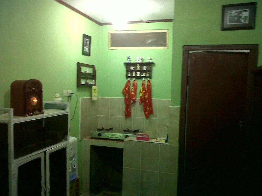 fully equipped kitchen