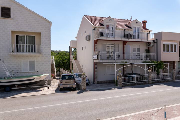 Big studio apartment 7 km from Dubrovnik