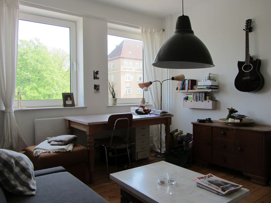 Wohn- und Arbeitszimmer