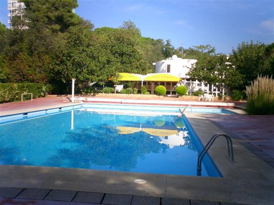 Piscina a 150 m (5 mn a pie)