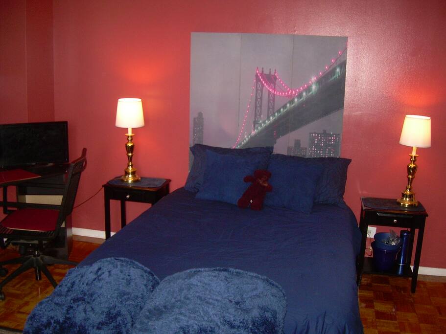 Full size bed