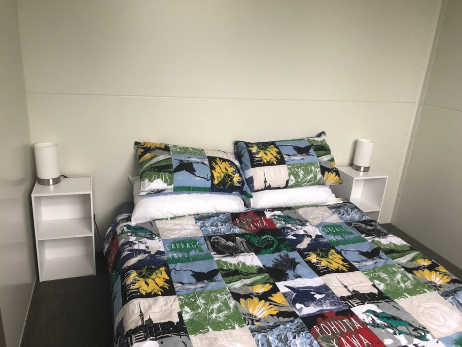 Queen size bed