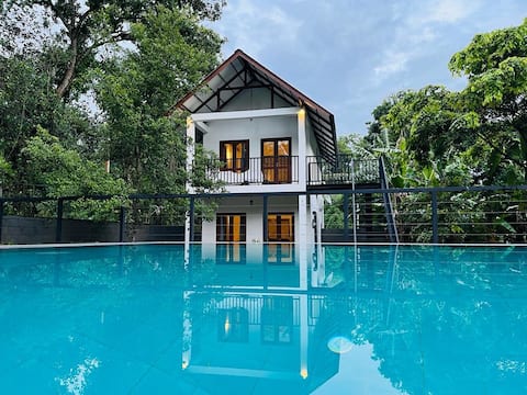 THE COUNTRYSIDE UDAWALAWE ( FAMILY CHALET)