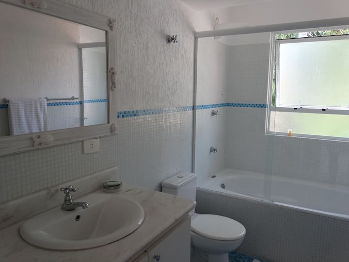 detalj kupaonica spavaća soba/apartman br. 2  s kadom ( nije masažna kada) 