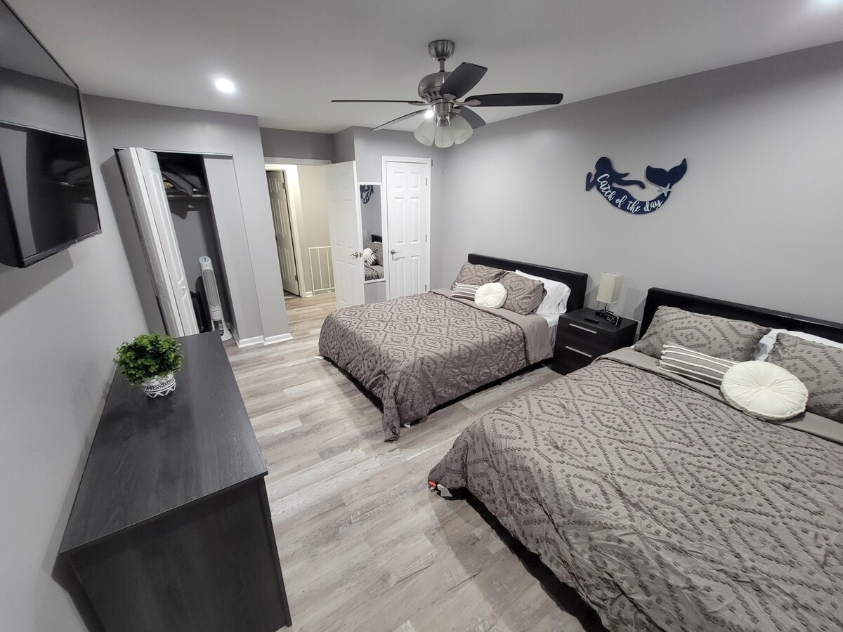 The Penthouse Oasis (bring your own linens!) Condominiums for Rent in Ocean City, Maryland