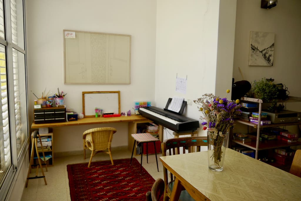 drawing table, piano
