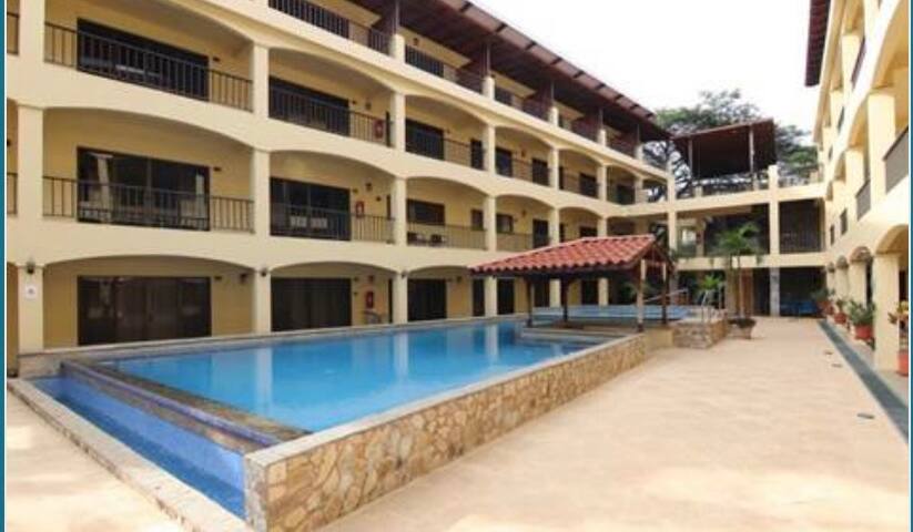 Costa Rica Studio Oasis/Walking Distance to Beach