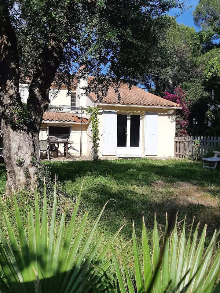 Appartement Rez De Villa Bord De Mer à St Raphaël - Saint-Raphaël