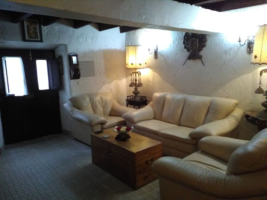 Sala de estar com ambiente confortável/ Living room with a comfortable atmosphere