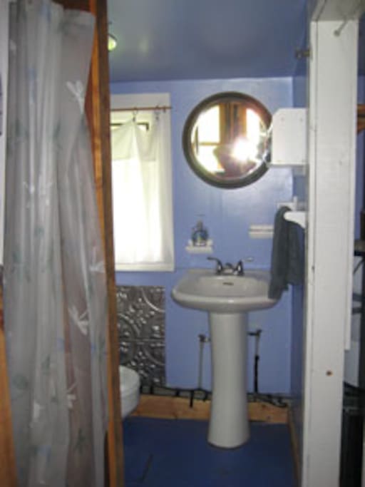 The cabin includes a 3/4 bath.