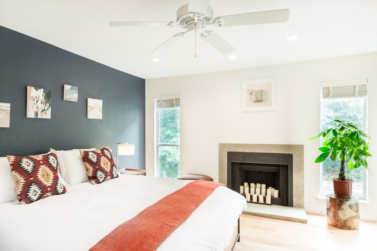 Explore Downtown Austin from a Hip Condo