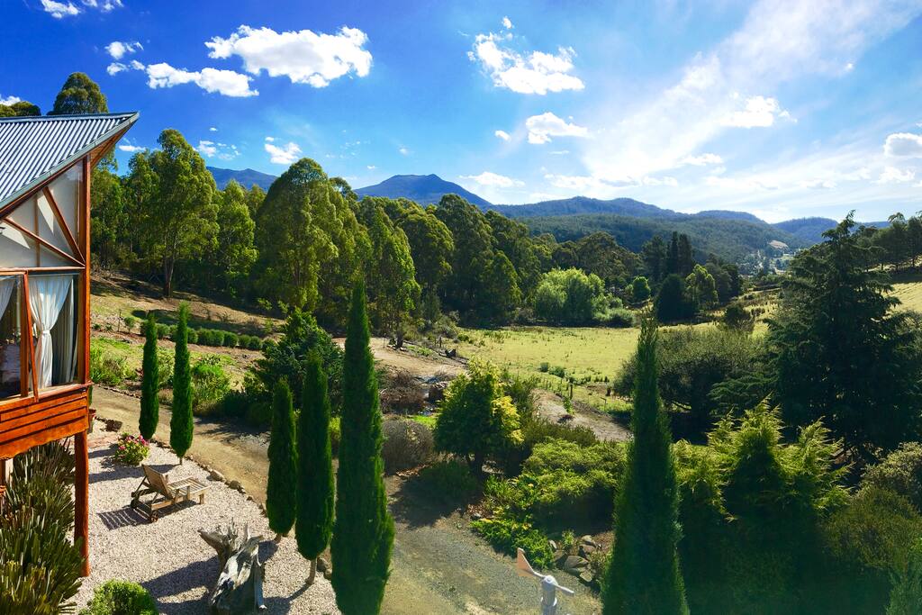 STUNNING HOME/AMAZING VIEW 20 mins to CBD/10MONA Earth houses for