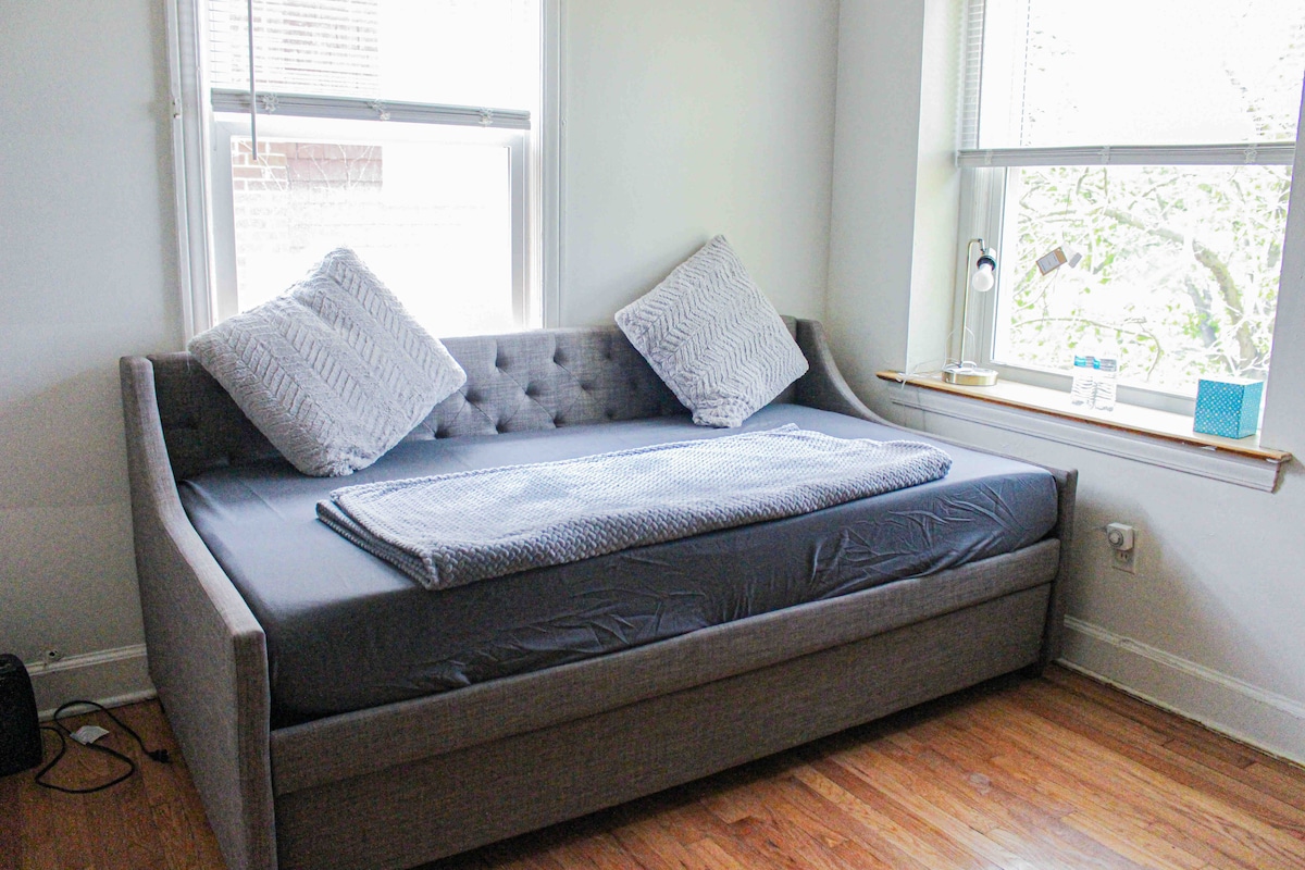 Дневен кревет од мемори пена со трндел