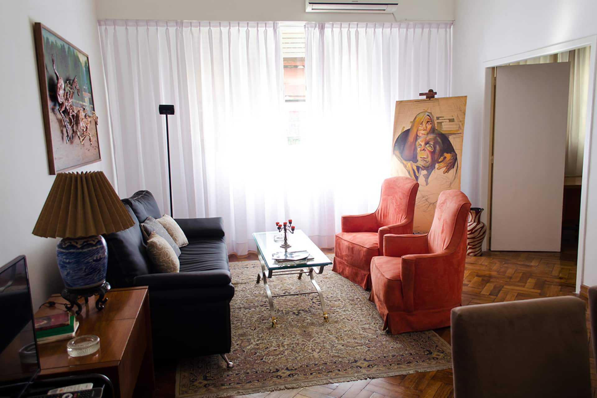Charming Apt in the heart of everything!
