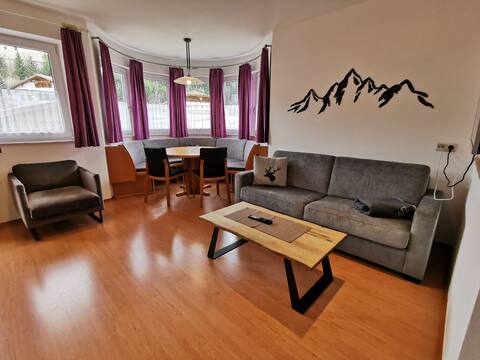 Separate 5 with 3 bedrooms (6+2)