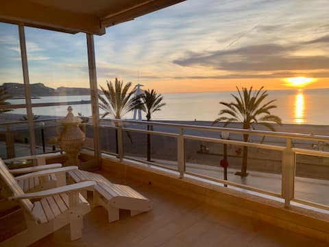 Best sea views in a calm stylist apt w/garage, AC