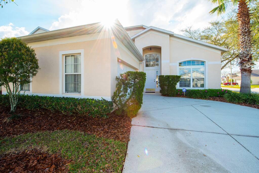 115 Castlemain Circle, Hampton Lakes Davenport Florida