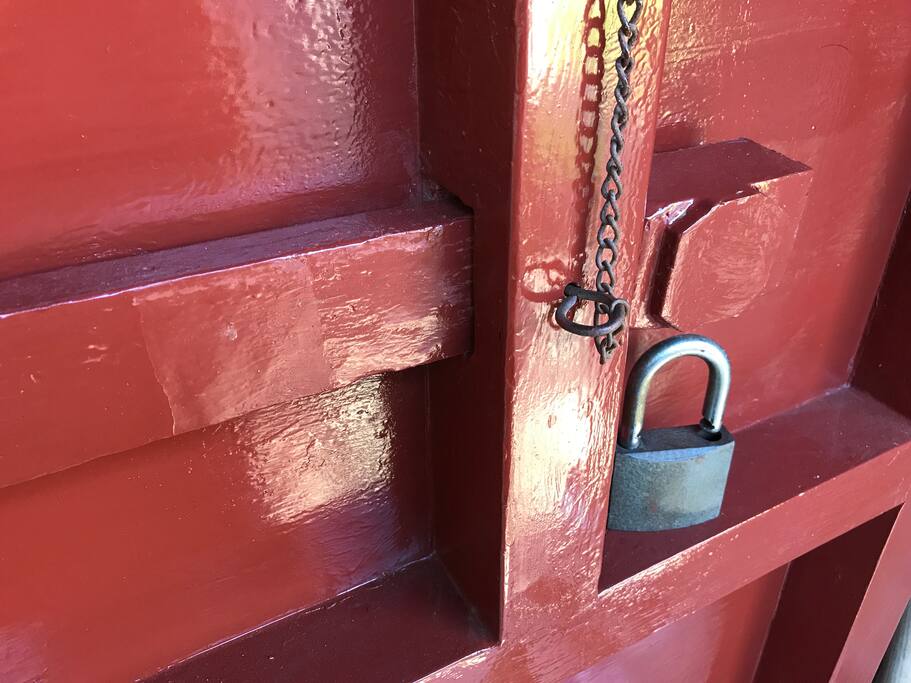 古朴的锁 traditional locker