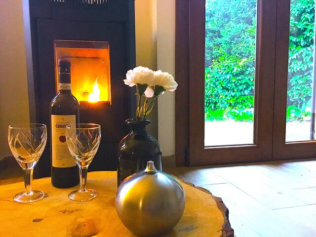 Exclusive house with airco: Wide view on Lake Iseo gallery image 3