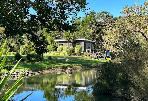 Selah Studio - Parua Bay