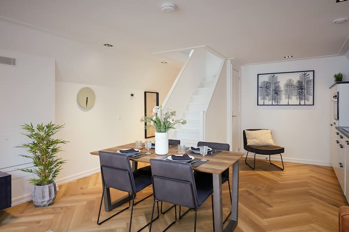 City Center Amsterdam Luxe King Apartment > 80 m3