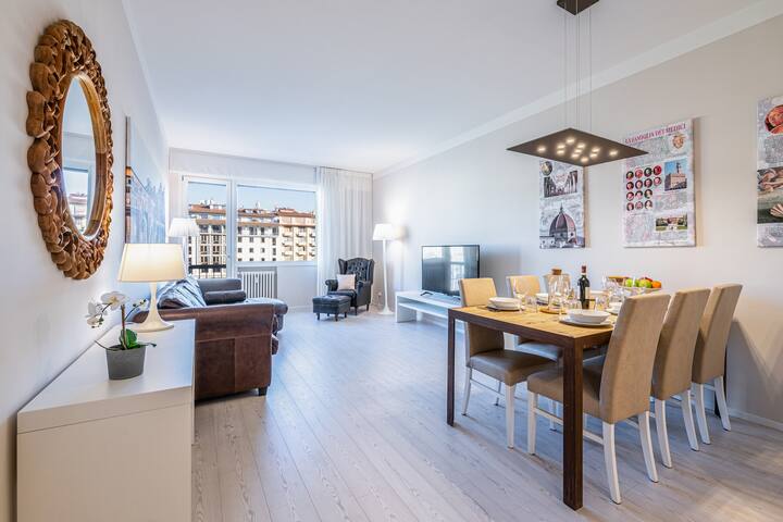 [Ponte Vecchio] Prestige and unique view gallery image 2