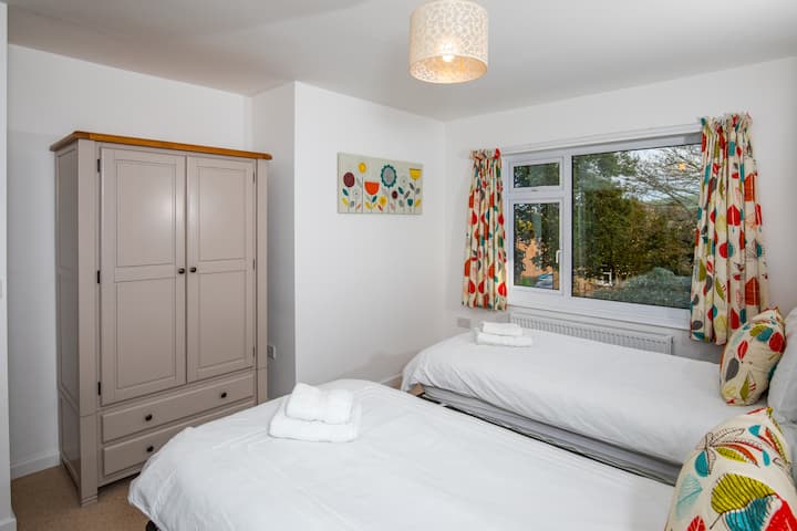 غرفة النوم 3 (يمكن إعدادها كملك أو توأم)