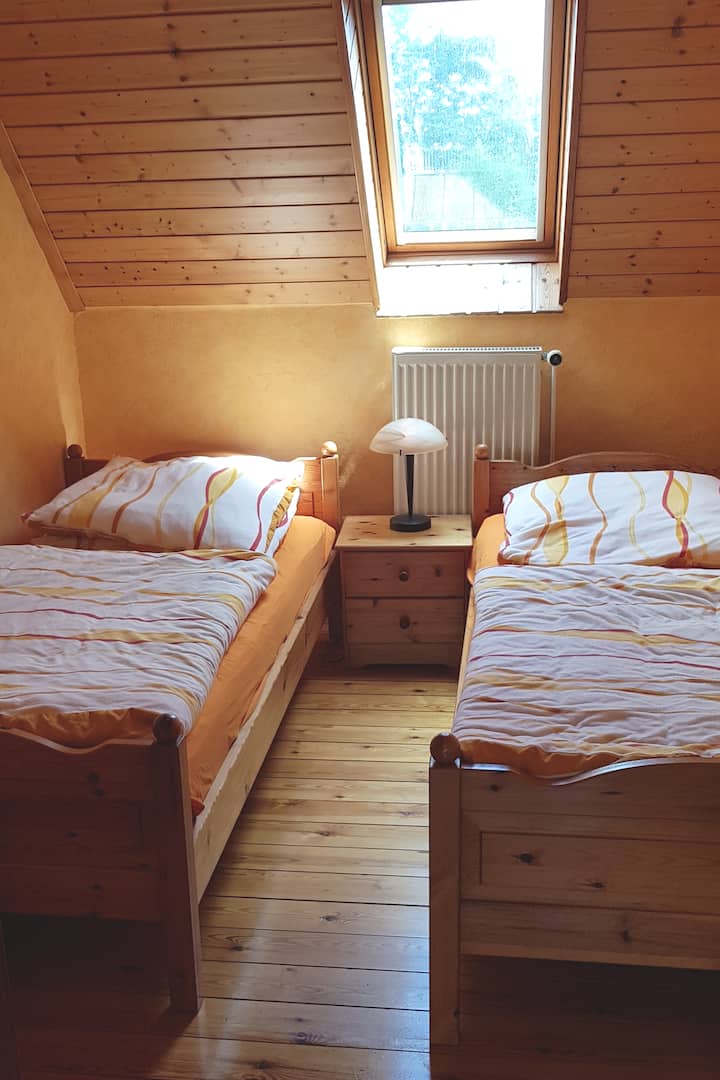 Dhomë gjumi 2